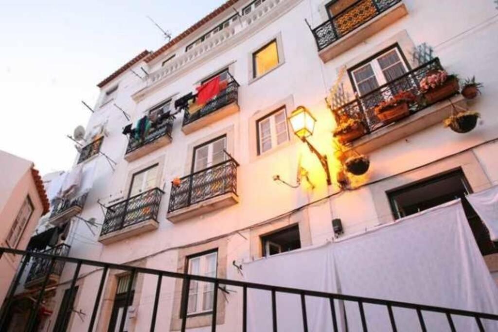 Amazing River View In Historical Lisboa Exterior foto