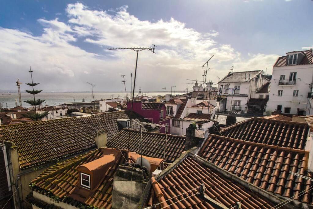 Amazing River View In Historical Lisboa Exterior foto